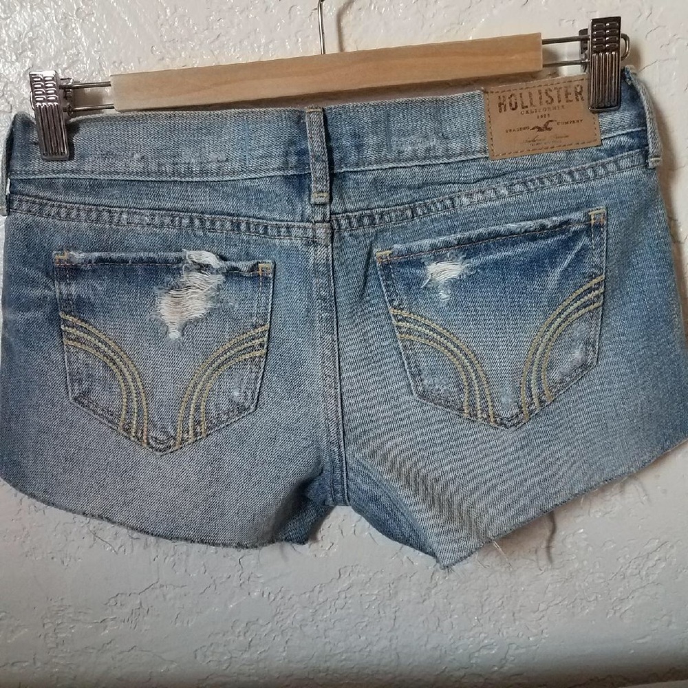 HOLLISTER LIGHT BLUE SHORTS SIZE 00 - Picture 5 of 7